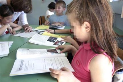 Οι μαθητές που διαβάζουν με τη μαμά ή τον μπαμπά στατιστικά τα πηγαίνουν καλύτερα στο σχολείο Οι μαθητές που διαβάζουν με τη μαμά ή τον μπαμπά στατιστικά τα πηγαίνουν καλύτερα στο σχολείο