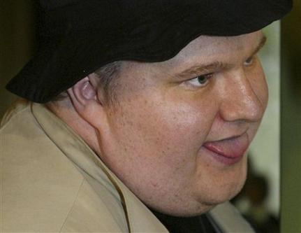 Πικρά ήταν τα 38α γενέθλια του Σμιτς, αφού βρίσκεται σε φυλακή της Νέας Ζηλανδίας (Φωτογραφία: Reuters) Πικρά ήταν τα 38α γενέθλια του Σμιτς, αφού βρίσκεται σε φυλακή της Νέας Ζηλανδίας (Φωτογραφία: Reuters)