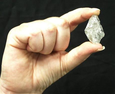 Η νέα μορφή άνθρακα είναι ιδιαίτερα σκληρή και μπορεί να χαράξει ακόμα και το διαμάντι (Φωτογραφία: ΑΠΕ)