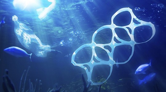 Δύσκολα διασπάται εντελώς το πλαστικό στις θάλασσες, καταλήγοντας να ρυπαίνει για μεγάλα χρονικά διαστήματα