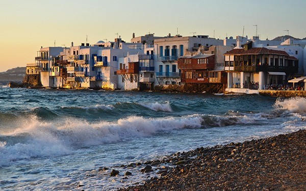 H Μύκονος είναι γνωστή για τις ξέφρενες νύχτες
