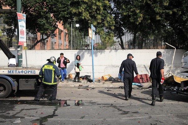 Φωτογραφίες από το θανατηφόρο δυστύχημα στην Πέτρου Ράλλη