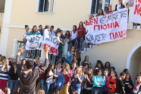 Φωτογραφίες από Γενικό Λύκειο στο Άργος - Οι μαθητές απέχουν των μαθημάτων