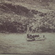 Τέλη του σωτήριου έτους 1900 - ίσως αρχές του 1901, οι σφουγγαράδες από τη Σύμη επιχειρούν τις πρώτες ανελκύσεις από το ναυάγιο, με εντολή της Εφορείας Αρχαιοτήτων, και ο φωτογράφος της περιοχής απαθανατίζει την ιστορική στιγμή.
